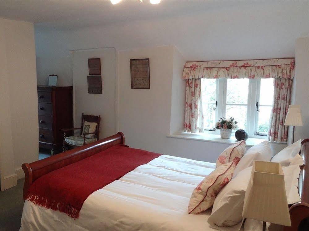 Huxham Farmhouse Bed and Breakfast East Pennard Esterno foto