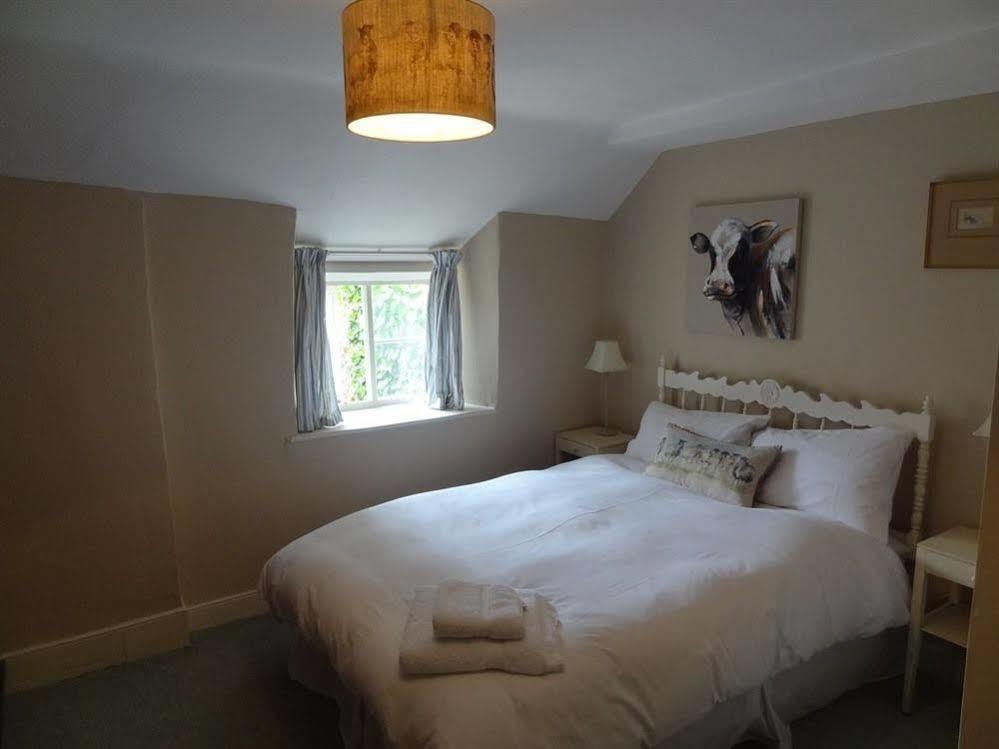 Huxham Farmhouse Bed and Breakfast East Pennard Esterno foto