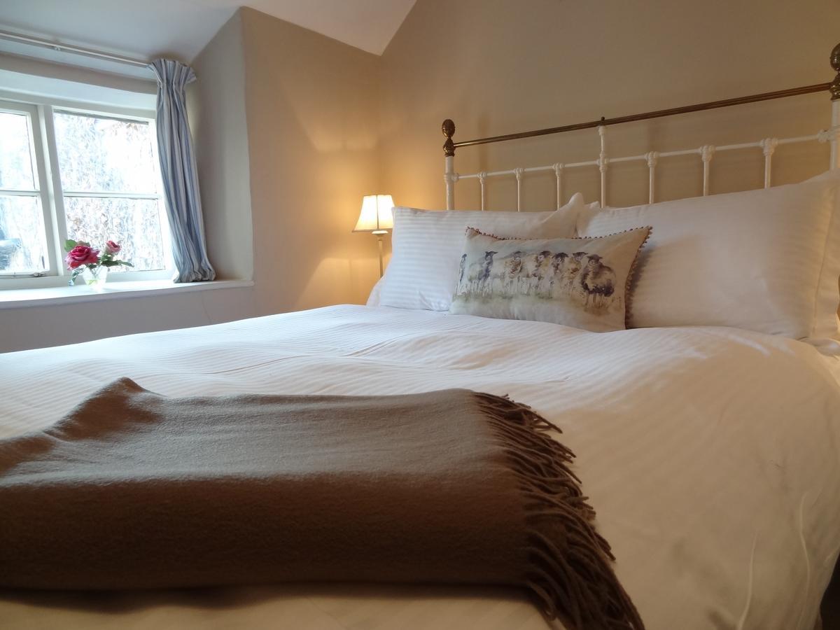Huxham Farmhouse Bed and Breakfast East Pennard Esterno foto
