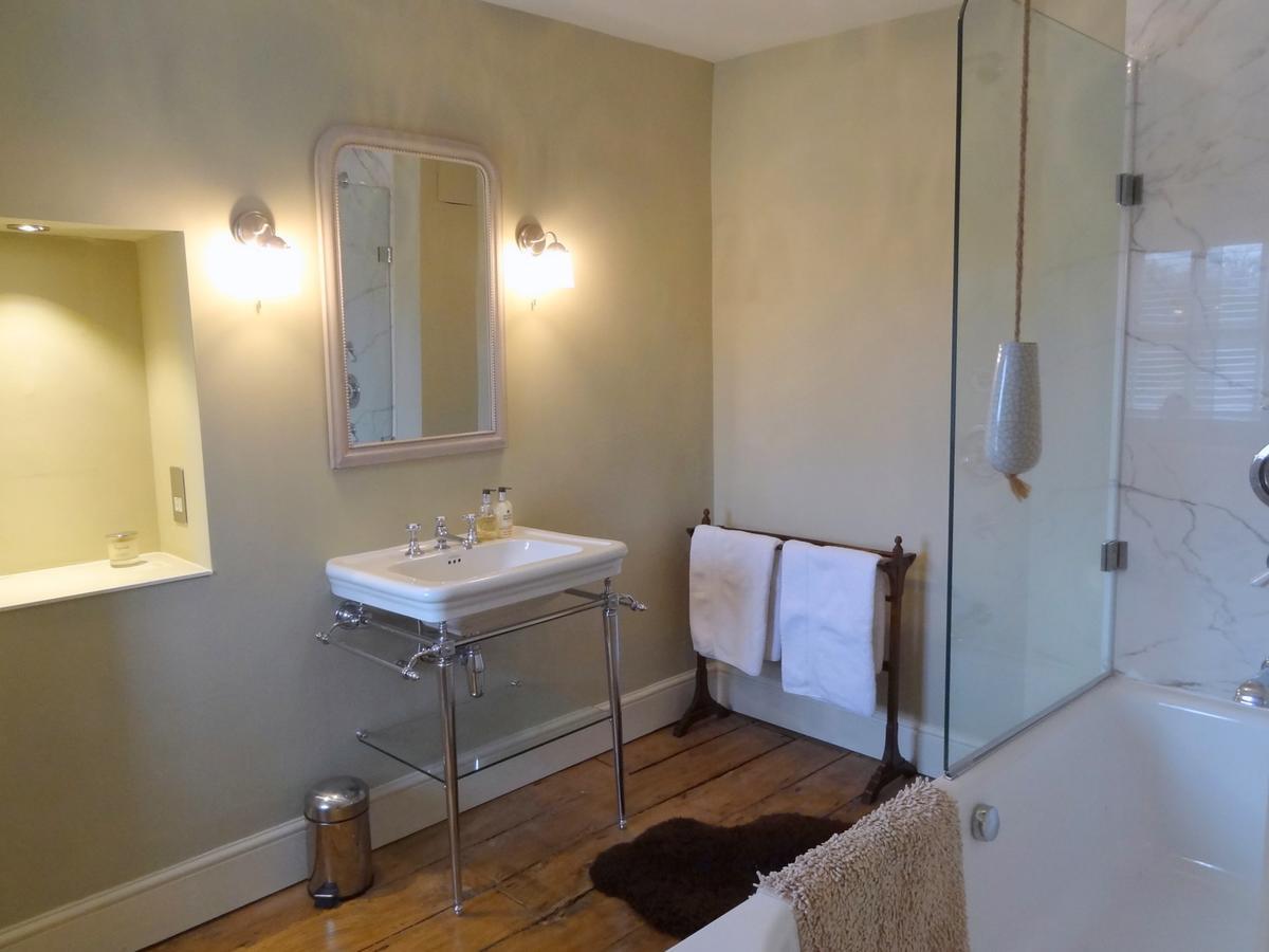 Huxham Farmhouse Bed and Breakfast East Pennard Esterno foto