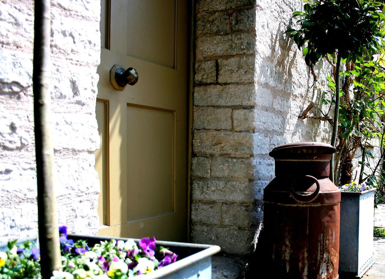 Huxham Farmhouse Bed and Breakfast East Pennard Esterno foto