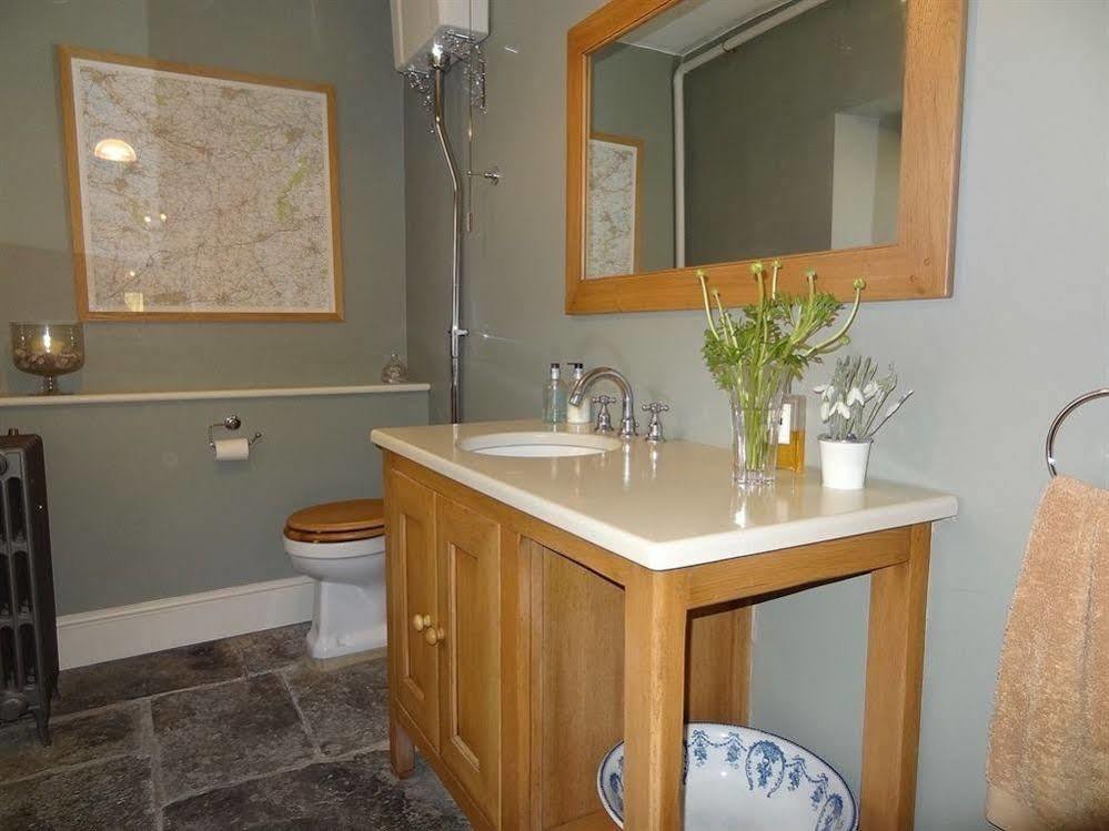 Huxham Farmhouse Bed and Breakfast East Pennard Esterno foto